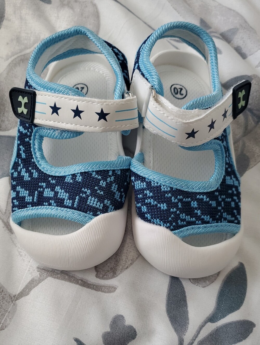Toddler Boys Blue Star Velcro Sandals Shoes Size 20 -Brand new